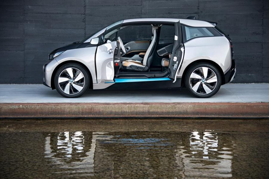  BMW i3 2014 года  (фото 164 из 240)